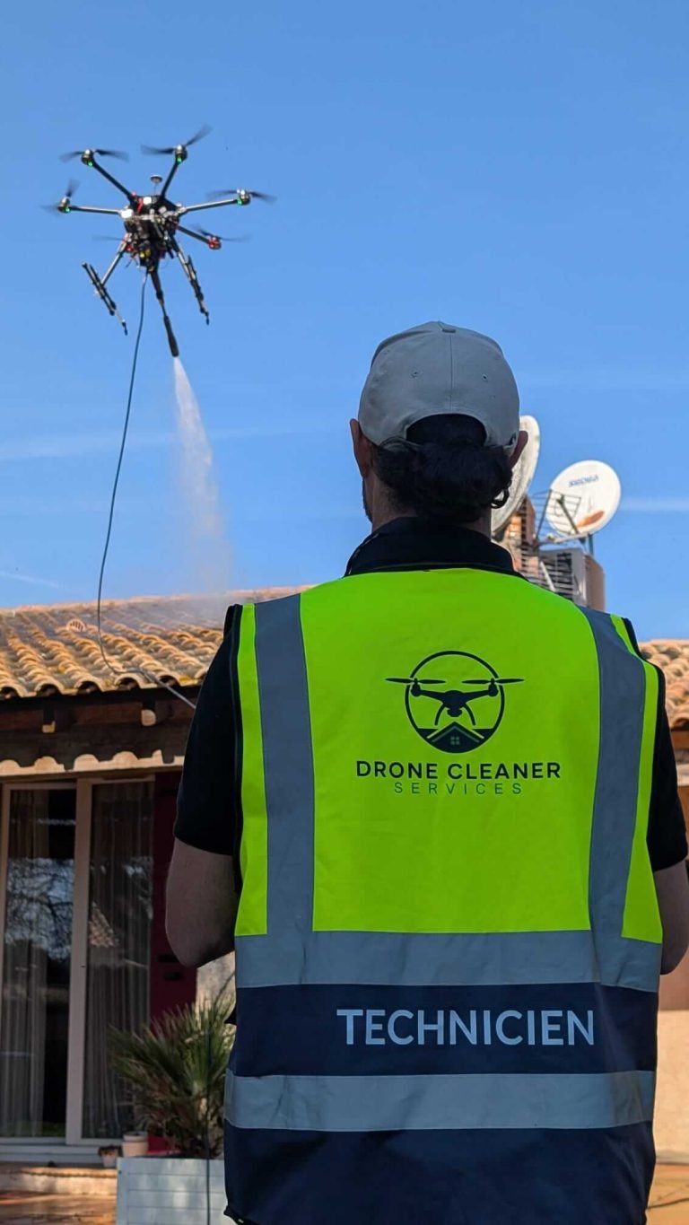 Toiture nettoyée par un drone de Drone Cleaner à Antibes